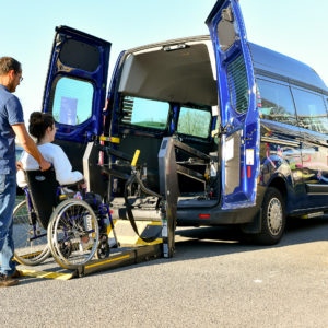 ceci est la photo d'un véhicules de Titi Floris, adapté au personne à mobilité réduite